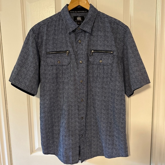 Rock & Republic Men's Size Large Short Sleeve Button Up Shirt Blue Zippers - Picture 1 of 9